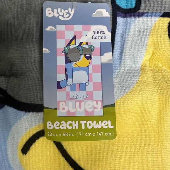 Bluey Cool Checks 28 in x 58 in Kids Beach Towel New - Picture 3 of 8